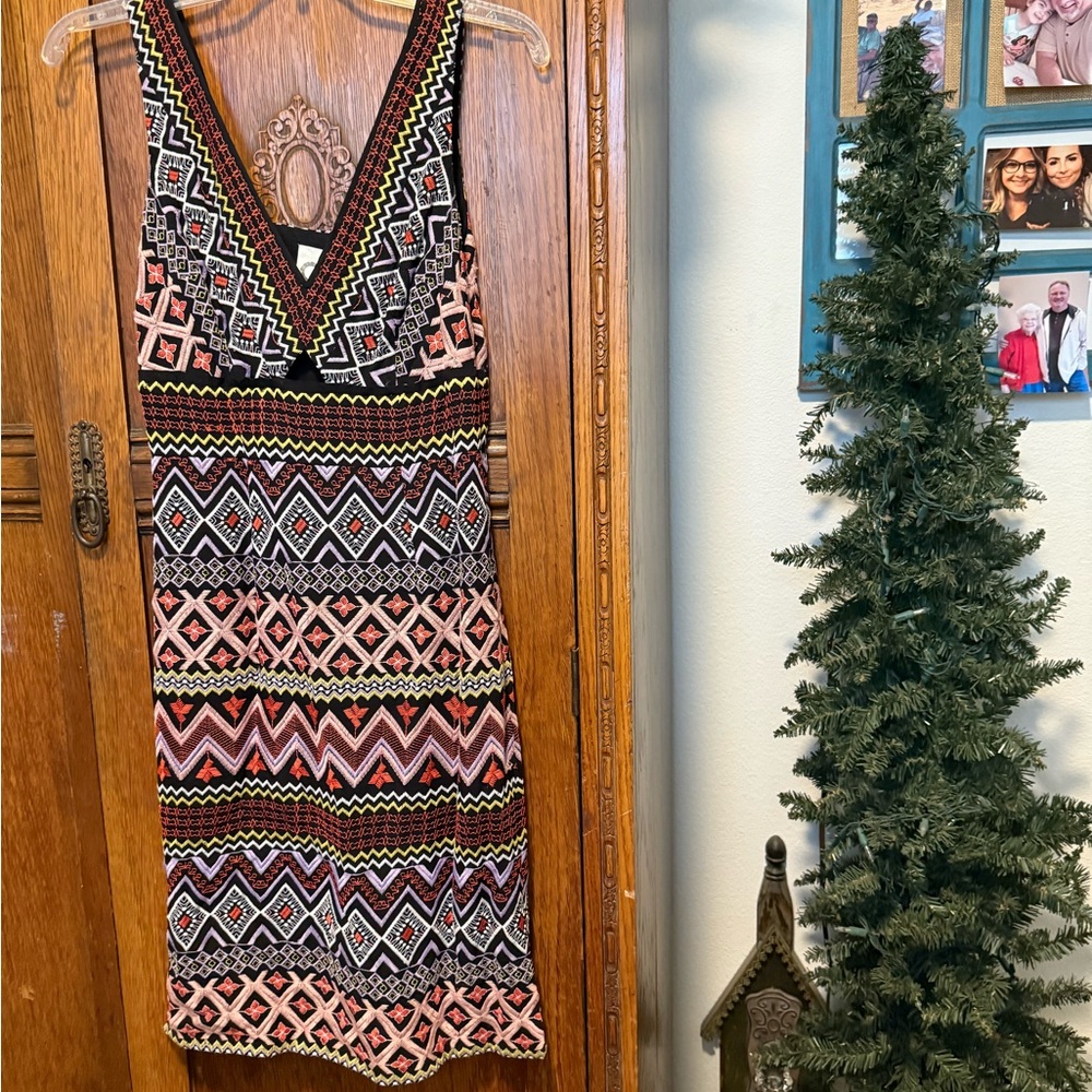 Vibrant Zigzag Patterned Midi Dress